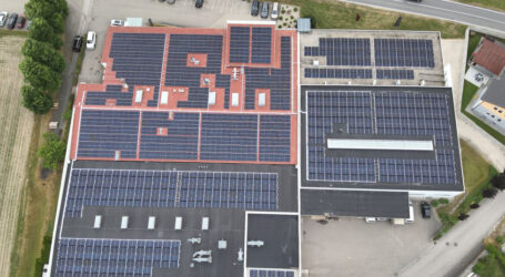 Dank Photovoltaik-Anlage druckt Estermann noch nachhaltiger!